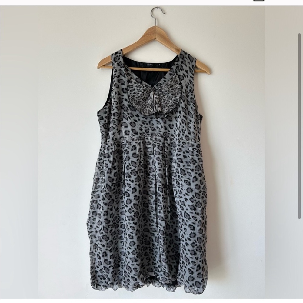 Savida Leopard Print Shift Dress-Accordion Crepe Tie@Neck-detail-Pockets-Sz 14 🩶 - Picture 9 of 9
